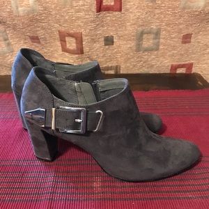 Areosoles Suede Booties
